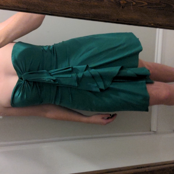 BCBG green silk dress - Picture 4 of 4
